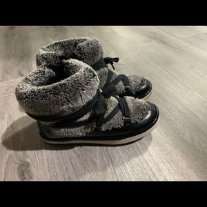 Stuart Weitzman Girls Snow Boots